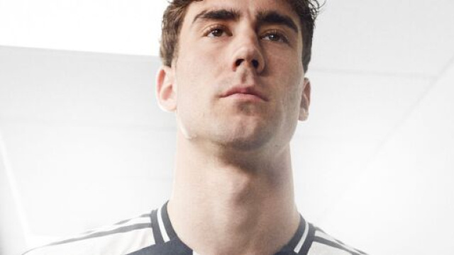 Dusan Vlahovic in un'immagine promozionale &copy; Juventus FC