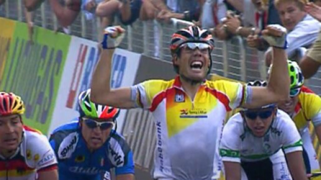 Oscar Freire, tre volte campione del mondo di ciclismo - &copy; Youtube GCN