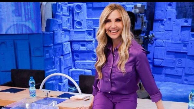 Lorella Cuccarini &ndash; Screenshot &copy; Canale 5.