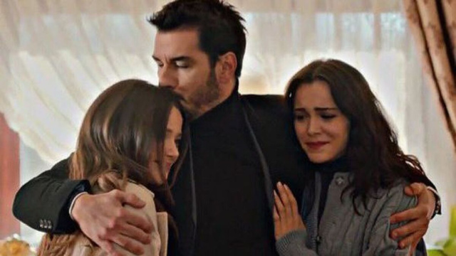 In foto Nuh, Melek e Sevilay &copy; Mediaset