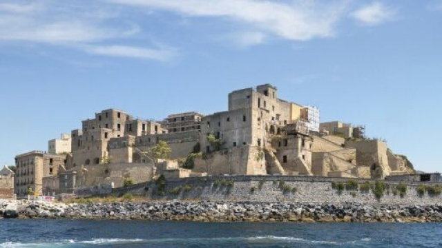 Il Rione Terra di Pozzuoli &copy; Foto di Luciano Romano.