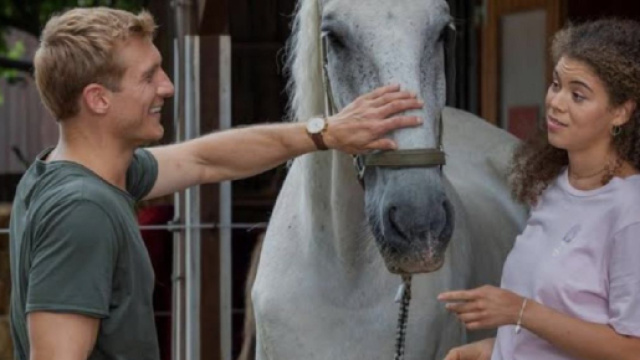 Vincent e Ana in una scena di Tempesta d&rsquo;amore &copy; Mediaset.