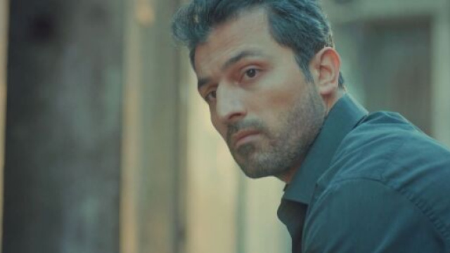 Arif in una scena de La forza di una donna &copy; Mediaset.