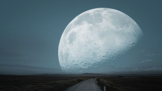 Luna gigante sulla strada - pixabay.com