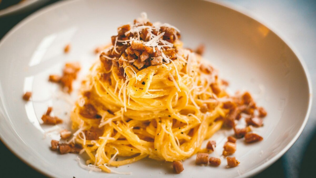 Bucatini vellutati con zucca e pancetta - &copy; Unsplash