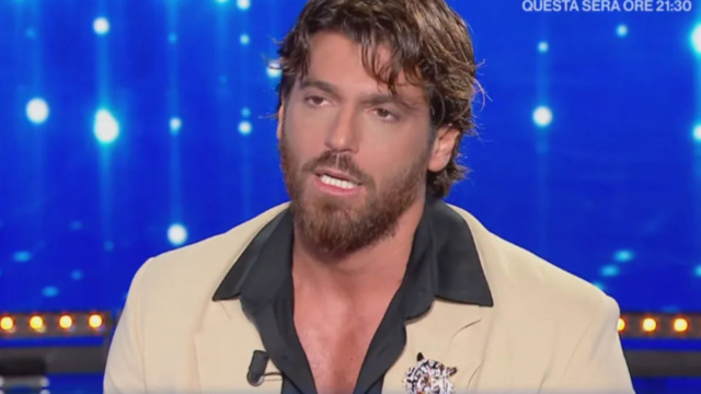 Can Yaman ospite a Domenica In, screenshot &copy; Rai