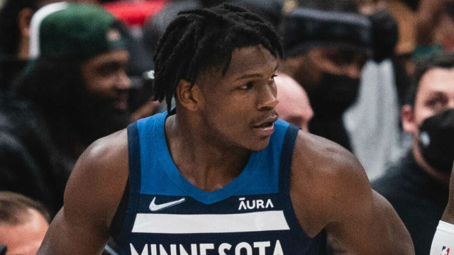 Edwards con i Minnesota Timberwolves nel 2022 (Wikimedia Commons).