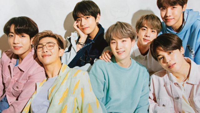 I BTS hanno annunciato le date ufficiali del World Tour 2026-2027. Dalla prima tappa a Goyang fino agli stadi di Parigi, Londra e Madrid.