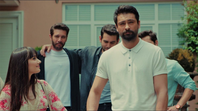 Alihan e la moglie Zeynep in Forbidden fruit &copy; Mediaset.