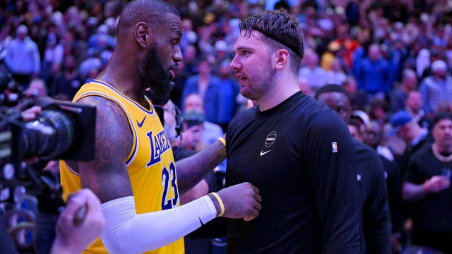 Doncic ai Lakers e Davis ai Mavericks: Trade shock in NBA!  Dunkest &copy; Creative Commons