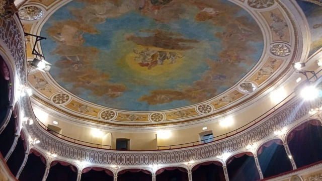 Il soffitto del teatro Regina Margherita di Racalmuto &copy; Creative Commons