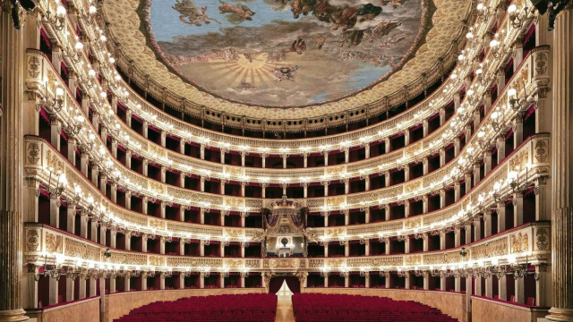Napoli, Teatro di San Carlo. &copy; Creative Commons