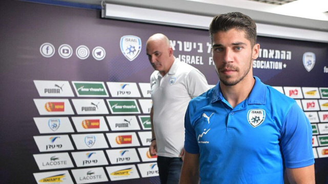 Manor Solomon con la maglia di Israele.