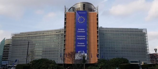 Aiuti Ue all'Ucraina, Bruxelles pianifica il sostegno 2026-2027: pi&ugrave; stabilit&agrave; e risorse