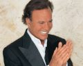 Julio Iglesias chiede l'archiviazione dell'indagine per presunti abusi all'estero