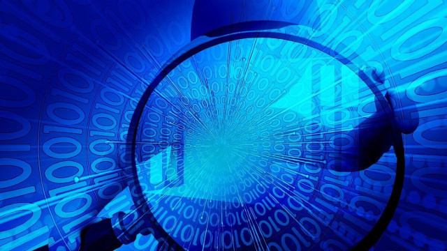 Lente ingrandimento - controlli. Isee nel mirino della P.A. via gli incroci automatici dei dati contro truffe. Immagine: pixabay.com