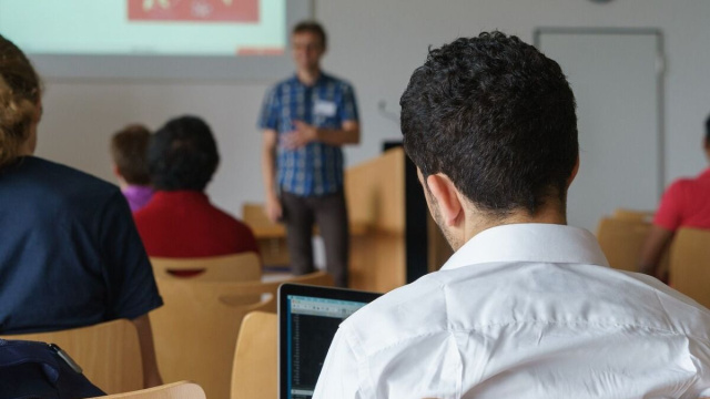 Scuola, stop all'abuso dei contratti a termine la Cassazione boccia i ricorsi riparatori. Immagine: Pixabay.com