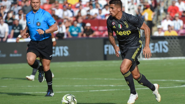 Joao Cancelo con la maglia della Juve.