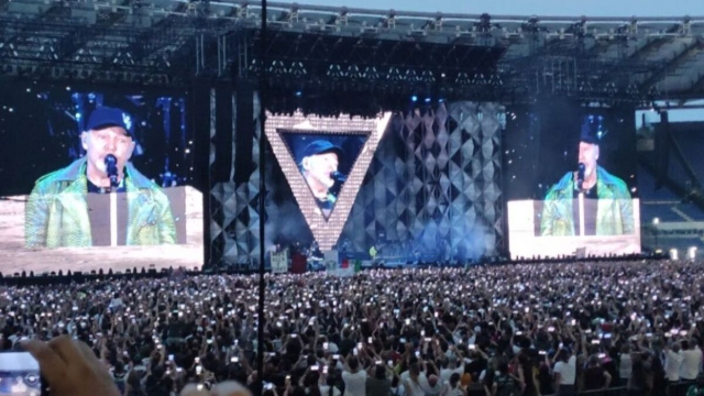 Vasco Rossi in concerto all'Olimpico nel 2023 (Wikimedia Commons).