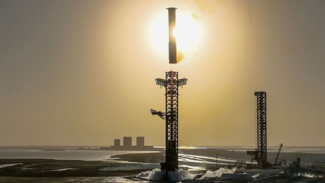 OSHA investigating new crane accident at SpaceX's Starbase ... &copy; Creative Commons