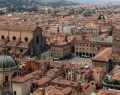 Bologna svelata: un libro guida tra le 47 statue del centro storico
