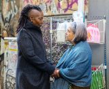 Eleanor Price (Whoopi Goldberg) e Nunzia Schiano &copy; Un Posto al Sole Rai