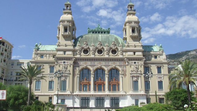 Grand Th&eacute;&acirc;tre de Monte Carlo - Wikipedia &copy; Creative Commons