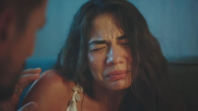 In foto Farah nella soap &copy; Mediaset