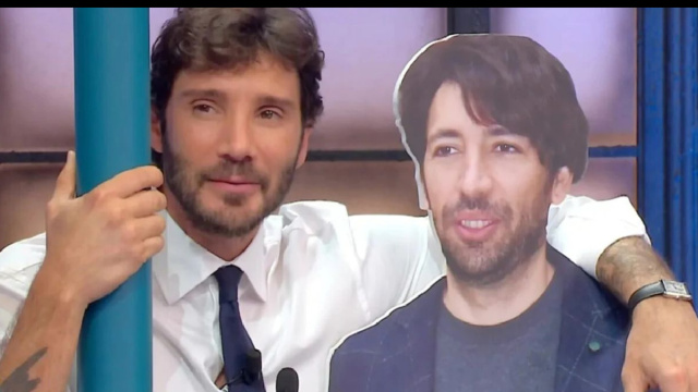 Stefano De Martino e il cartonato di Herbert Ballerina &copy; Rai