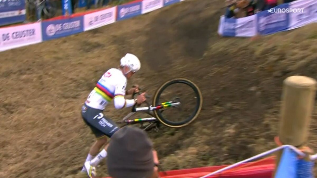 Mathieu Van der Poel a Maasmechelen - &copy; Screenshot Eurosport