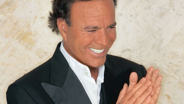 Netflix stringe uno storico accordo con Julio Iglesias per portare ... &copy; Creative Commons