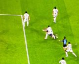 Contatto fra Bremer e Hojlund. Foto &copy; Dazn