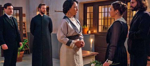 La Promessa trame spagnole: Leocadia ferma le nozze segrete di Catalina e Adriano