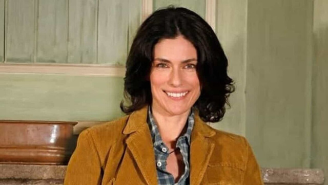 Anna Valle nei panni di Vittoria Greco &copy; Una nuova vita / Mediaset.