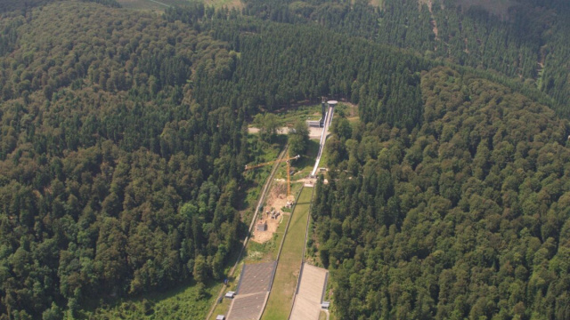 File:Willingen M&uuml;hlenkopfschanze Sauerland Ost 353 pk.jpg ... &copy; Creative Commons