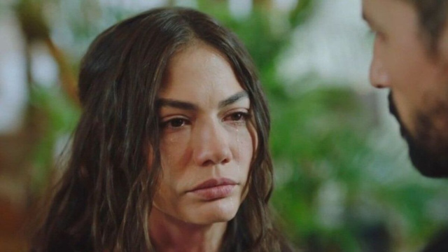 In foto Farah nella soap &copy; Mediaset