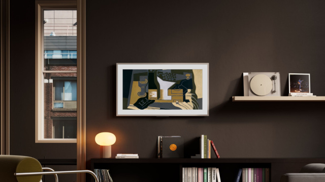 Amazon's Ember Artline &copy; Creative Commons