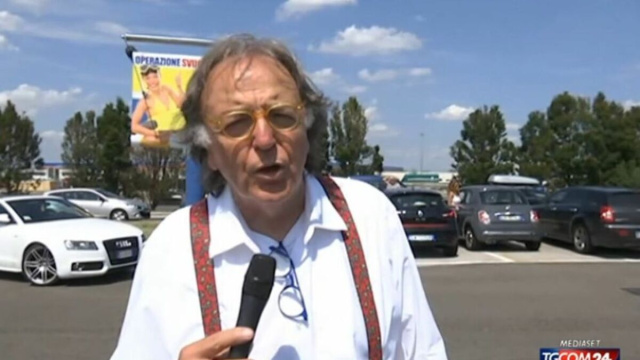 In foto Gianluigi Armaroli, corrispondente del tg 5.