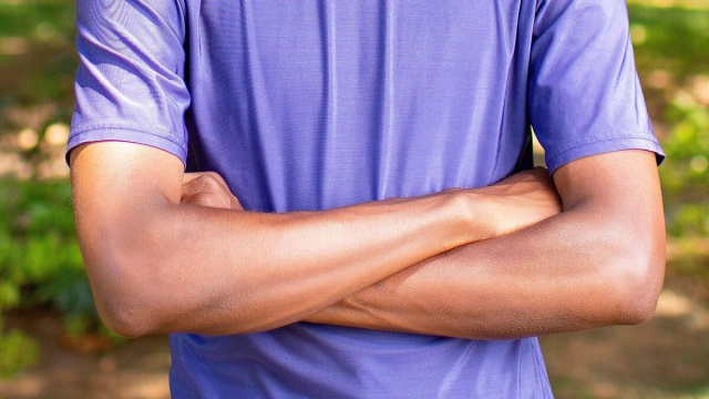 Braccia incrociate. Sciopero voli, bus e scuole Immagine: pixabay.com