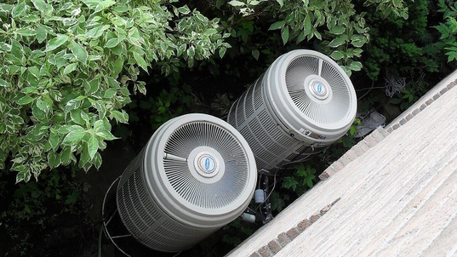 Due pompe di calore. Wikimedia commons.