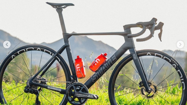 La bici presentata da Phil Gaimon - &copy; Screenshot Eurosport