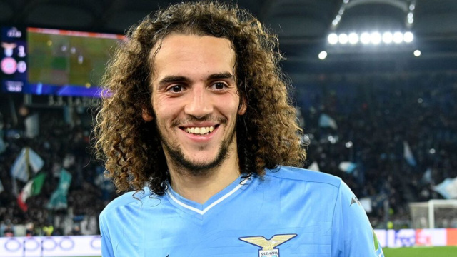 Matteo Guendouzi con la maglia della Lazio (SS LAZIO OFFICIAL).