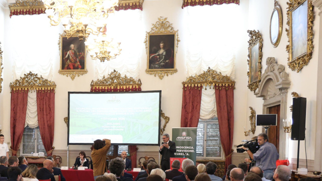 Infrastrutture sicure, resilienti e sostenibili per le persone ... &copy; Creative Commons