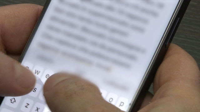 Musile di Piave, prende lo smartphone alla ex e scrive ai genitori ... &copy; Creative Commons