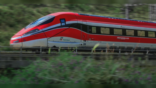 Riattivata circolazione treni sulla linea ferroviaria tra Nocera e ... &copy; Creative Commons