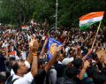 India, arrestato il leader del 'partito delle blatte' prima della protesta