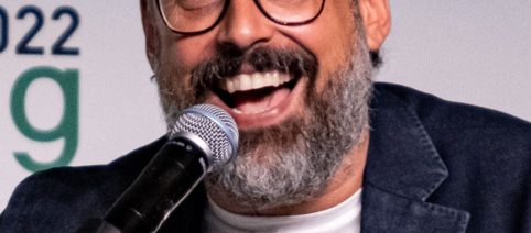 Brunori torna a teatro con ‘Tuttobrunori’: musica, racconto e date sold out
