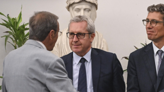 La camera ardente di Bonino in Campidoglio: sulla bara la bandiera ... &copy; Creative Commons