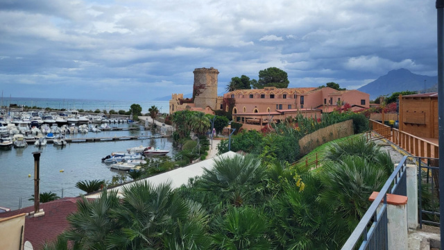 Marina e Torre di San Nicola l'Arena &ndash; Percorsi in bici e come ... &copy; Creative Commons