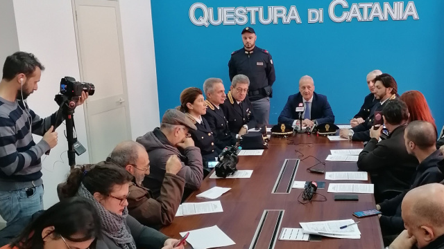 POLIZIA DI STATO - QUESTURA DI CATANIA CONFERENZA STAMPA DI FINE ... &copy; Creative Commons